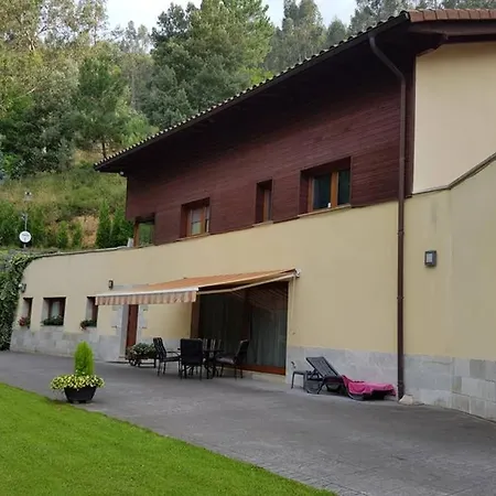 Aliga Etxea. & Mountain Village