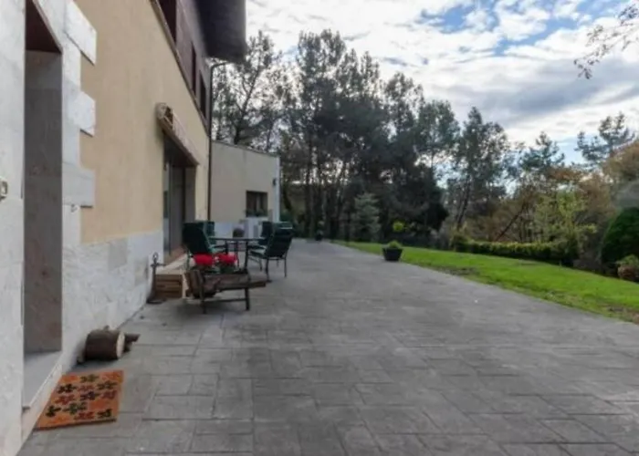 Villa Aliga Etxea. & Mountain Village Getxo