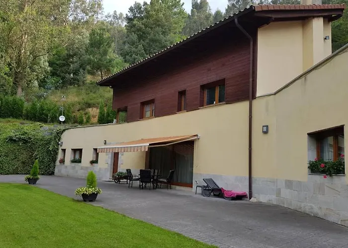 Aliga Etxea. & Mountain Village